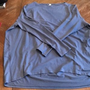Sz 12 lululemon back in action top